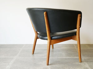 Nanna Ditzel Jørgen Ditzel Model 83 easy chair ナナ・ディッツェル&ヨルゲン・ディッツェル モデル83 黒革のイージーチェア 椅子の後ろ脚