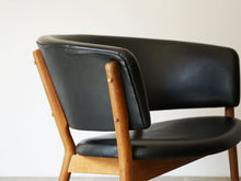 画像をギャラリービューアに読み込む, Nanna Ditzel Jørgen Ditzel Model 83 easy chair ナナ・ディッツェル&amp;ヨルゲン・ディッツェル モデル83 黒革のイージーチェア 椅子のフレームはオーク材
