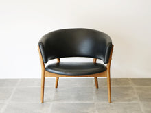 画像をギャラリービューアに読み込む, Nanna Ditzel Jørgen Ditzel Model 83 easy chair ナナ・ディッツェル&amp;ヨルゲン・ディッツェル モデル83 黒革のイージーチェア 椅子の正面やや上から
