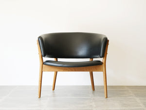 Nanna Ditzel Jørgen Ditzel Model 83 easy chair ナナ・ディッツェル&ヨルゲン・ディッツェル モデル83 黒革のイージーチェア 椅子の正面