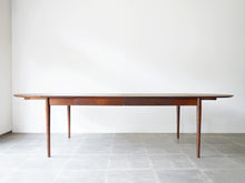画像をギャラリービューアに読み込む, Arne Vodder Sibast Furniture Rosewood Table with Extensionアルネ ヴォッダー シバスト・ファニチャー ローズウッド 延長式ダイニングテーブル 延長した様子
