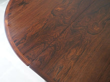 画像をギャラリービューアに読み込む, Arne Vodder Sibast Furniture Rosewood Table with Extensionアルネ ヴォッダー シバスト・ファニチャー ローズウッド 延長式ダイニングテーブル 美しい木目
