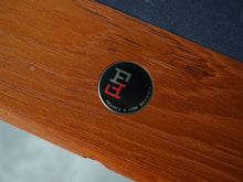 画像をギャラリービューアに読み込む, Finn Juhl France&amp;Søn FD137 Japan Sofa フィンユールジャパンソファ フランス&amp;サン製  チーク 青のウール張り 3人掛けソファのマーク
