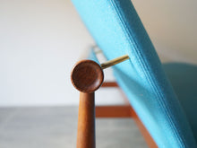 画像をギャラリービューアに読み込む, Finn Juhl France&amp;Søn FD137 Japan Sofa フィンユールジャパンソファ フランス&amp;サン製  チーク 青のウール張り 3人掛けソファの背面
