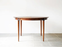 画像をギャラリービューアに読み込む, Danish Design Rosewood Extension Table デンマークデザイン ローズウッド  北欧ヴィンテージ 延長式 円形ダイニングテーブル
