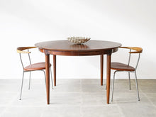 画像をギャラリービューアに読み込む, Danish Design Rosewood Extension Table デンマークデザイン ローズウッド  北欧ヴィンテージ 延長式 円形ダイニングテーブルとJH701
