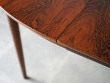 画像をギャラリービューアに読み込む, Danish Design Rosewood Extension Table デンマークデザイン ローズウッド  北欧ヴィンテージ 円形ダイニングテーブル 延長板の縁
