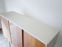 画像をギャラリービューアに読み込む, Danish cabinetmaker Tall sideboard
