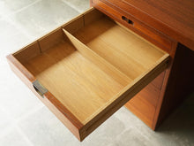 画像をギャラリービューアに読み込む, Børge Mogensen Model BM66 Desk

