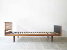 画像をギャラリービューアに読み込む, Hans J Wegner Getama ハンス ウェグナー ゲタマ  ダブルベッド 北欧ヴィンテージ チーク材 ベッド
