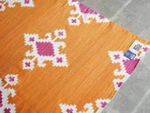 画像をギャラリービューアに読み込む, Danish Design The Rug Company Goodweave Orange Carpet Geometric Pattern オレンジカーペット 北欧デザイン 幾何学模様 ラグのラベル

