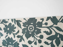 画像をギャラリービューアに読み込む, Rug Company and Goodweave Wool Carpet デンマーク製ラグ カーペット 北欧デザイン 草花模様 グリーン ホワイト フリンジ付き
