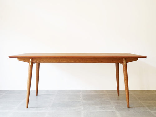 Hans J. Wegner（ハンス・J・ウェグナー ）商品一覧 / 北欧