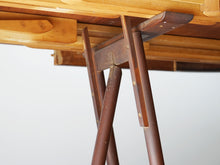 画像をギャラリービューアに読み込む, デンマークデザイン ローズウッド  北欧ヴィンテージ 延長式ダイニングテーブル 補助脚の接続部
