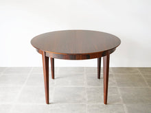 画像をギャラリービューアに読み込む, デンマークデザイン ローズウッドの延長式ダイニングテーブル 北欧ヴィンテージのやや上から
