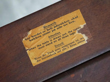 画像をギャラリービューアに読み込む, デンマークデザイン ローズウッド  北欧ヴィンテージ 延長式ダイニングテーブルのラベル
