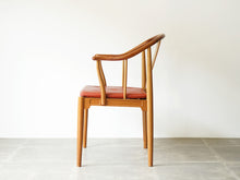 画像をギャラリービューアに読み込む, Hans J Wegner The China Chair Model 4283 Fritz Hansen ハンス ウェグナー チャイナチェア  フリッツハンセン 北欧ヴィンテージ ダイニングチェアの側面
