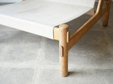 画像をギャラリービューアに読み込む, Danish design Easy chair with canvas デンマークデザイン キャンバス生地張り  北欧ヴィンテージ イージチェア オーク材の脚
