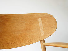 画像をギャラリービューアに読み込む, Hans J Wegner CH22 Carl Hansen＆Søn ハンス ウェグナー カールハンセン オーク革張り イージチェア アームチェアの背もたれ
