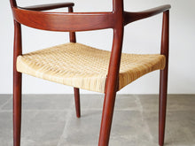 画像をギャラリービューアに読み込む, Ejner Larsen Aksel Bender Madsen Willy Beck アイナー ラーセン アクセル ベンダー マッセン ヴィリーベック 籐編み チークアームチェアの背面
