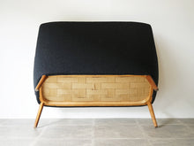 画像をギャラリービューアに読み込む, Hans J. Wegner “AP20” Sofa
