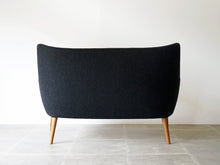 画像をギャラリービューアに読み込む, Hans J. Wegner “AP20” Sofa
