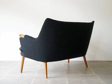 画像をギャラリービューアに読み込む, Hans J. Wegner “AP20” Sofa
