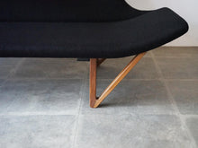 画像をギャラリービューアに読み込む, Tove Edvard Kindt Larsen Brdr Petersen Pagode トーベ エドワード キンドラーセン パゴダ 北欧ヴィンテージ 黒ウール ソファの脚
