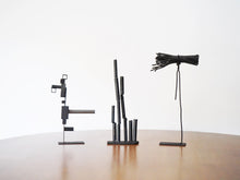 画像をギャラリービューアに読み込む, Kondoオリジナル Atelier27製 スチール製 幾何学的な構成のオブジェ セット
