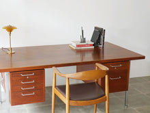 画像をギャラリービューアに読み込む, Cylinder Composition Kondoオリジナル Atelier27製 スチール製 幾何学的な構成のオブジェとJH503ザチェア
