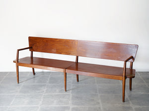フリッツハンセン1940〜1950年代ビンテージのベンチ Fritz Hansen wood vintage Bench 木製の長椅子 ベンチのやや右上から