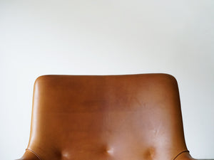 アルネ・ヴォッダーの革張りのイージーチェア Arne Vodder Arm chair upholstered with leather Ivan Schlechter レザーの一人がけ椅子の背もたれ