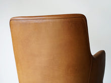 画像をギャラリービューアに読み込む, アルネ・ヴォッダーの革張りのイージーチェア Arne Vodder Arm chair upholstered with leather Ivan Schlechter レザーの一人がけ椅子の背面
