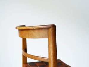マグナス・ステフェンセンのレザー編みのチェア Magnus L Stephensen Chair by Søren Willadsen 北欧ヴィンテージの椅子の背もたれ背面