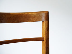 マグナス・ステフェンセンのレザー編みのチェア Magnus L Stephensen Chair  by Søren Willadsen 北欧ヴィンテージの椅子の背もたれのフレームの継ぎ方も独特