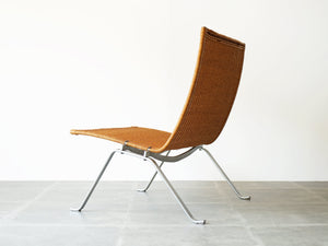 ポール・ケアホルム ラウンジチェアPk22 EKC製ヴィンテージ Poul Kjærholm PK22 Chair ケアホルムの椅子の側面から背面にかけて