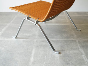 ポール・ケアホルム ラウンジチェアPK22 EKC製ヴィンテージ Poul Kjærholm PK22 Chair ケアホルムの椅子の脚 後ろから