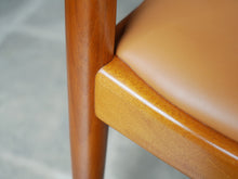 画像をギャラリービューアに読み込む, Hans J. Wegner JH503 “The Chair”
