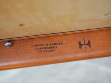 画像をギャラリービューアに読み込む, Hans J Wegner  JH503 Johannes Hansen ハンスJウェグナ ザチェア マホガニー レザー 北欧ヴィンテージ チェアの焼印
