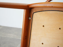 画像をギャラリービューアに読み込む, Hans J Wegner  JH503 Johannes Hansen ハンスJウェグナ ザチェア マホガニー レザー 北欧ヴィンテージ チェアの裏面
