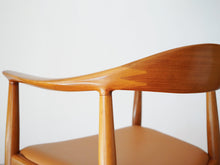 画像をギャラリービューアに読み込む, Hans J Wegner  JH503 Johannes Hansen ハンスJウェグナ ザチェア マホガニー レザー 北欧ヴィンテージ チェアの背面
