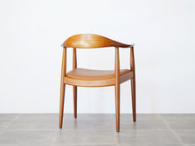 画像をギャラリービューアに読み込む, Hans J Wegner  JH503 Johannes Hansen ハンスJウェグナ ザチェア マホガニー レザー 北欧ヴィンテージ チェアの背面
