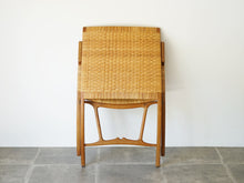 画像をギャラリービューアに読み込む, Hans J Wegner JH512 Johannes Hansen ハンスJウェグナー ヨハネスハンセン フォールディングチェア 折りたたみチェア オーク 椅子を折り畳んだ様子
