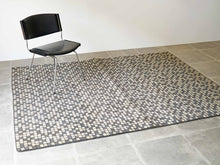 画像をギャラリービューアに読み込む, Nanna Jørgen Ditzel Unika-Væv ナナ ヨルゲン ディッツェル カーペット 幾何学模様ウールカーペットとBadminton Chair
