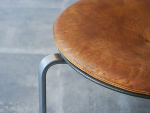 ポールケアホルム スツール ビンテージ EKC製 Poul Kjærholm PK33 Stool スツールの座面と脚