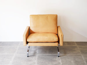 ポール・ケアホルム ラウンジチェア PK31 1シーター Poul Kjærholm PK31/1 Chair E Kold Christensen ヴィンテージ ソファの正面やや上から