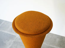 画像をギャラリービューアに読み込む, Verner Panton Cone Plus Linje ヴェルナーパントンコーンチェア オレンジ バースツール ハイチェアの座面
