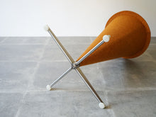 画像をギャラリービューアに読み込む, Verner Panton Cone Plus Linje ヴェルナーパントンコーンチェア オレンジ バースツール ハイチェアの裏面

