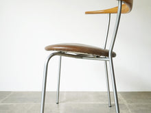 画像をギャラリービューアに読み込む, Hans J Wegner Johannes Hansen JH701 ハンス J ウェグナー ヨハネス ハンセン 北欧ヴィンテージ アームチェアの側面
