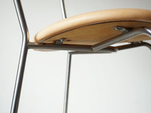 画像をギャラリービューアに読み込む, Hans J Wegner Johannes Hansen JH701 ハンス J ウェグナー ヨハネス ハンセン 北欧ヴィンテージ アームチェアの裏面のフレーム
